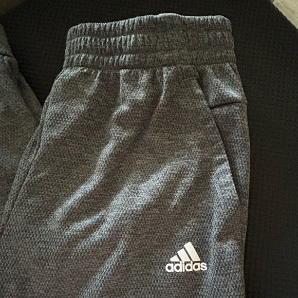 Adidas heather charcoal gray sweatpants; size M. Front pockets. - Picture 3 of 7